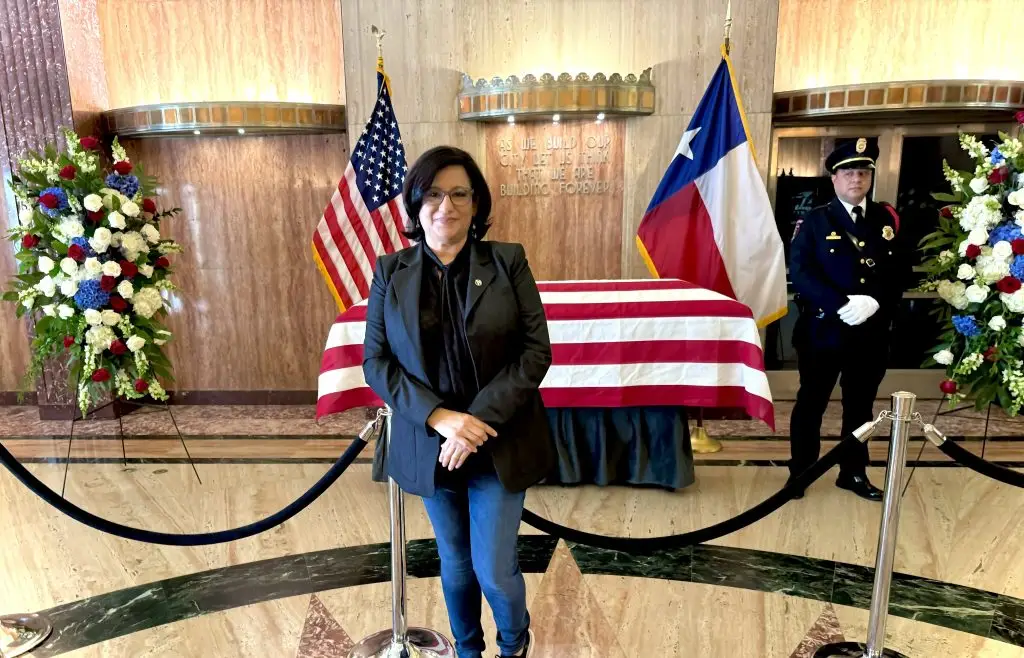 Sheila Jackson Lee es homenajeada en Houston. Su legado en la política y justicia social seguirá inspirando a futuras generaciones en la lucha por la igualdad.