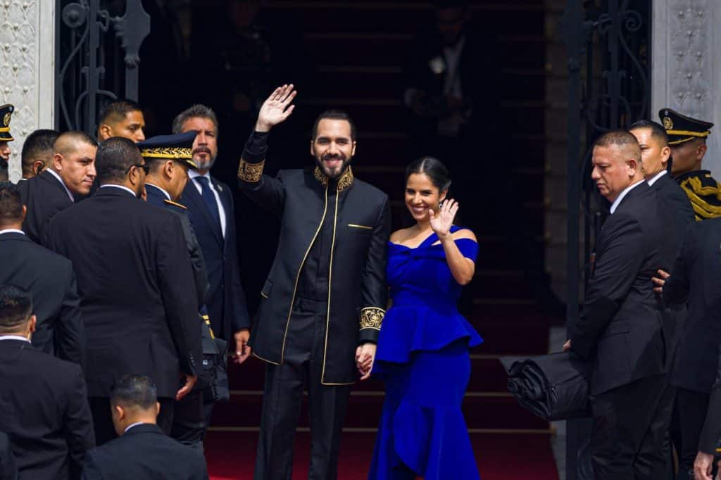 Nayib Bukele durante su discurso en el que agradeció la confianza de los salvadoreños y pidió paciencia para su segundo mandato.