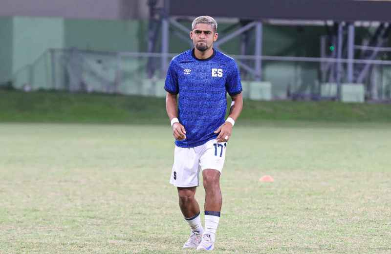 El Salvador ha sufrido una derrota crucial ante San Vicente y las Granadinas, complicando su pase a la Copa Oro 2025. Foto: @LaSelecta_SLV