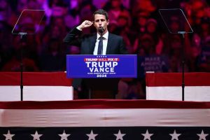 Durante un evento de Donald Trump, el comediante Tony Hinchcliffe llamó a Puerto Rico una 'isla flotante de basura', tras comentarios similares del expresidente sobre EE.UU.