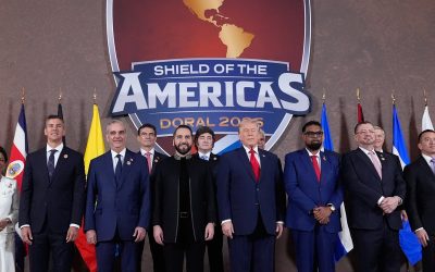 Tres Noticias Políticas que Sacuden a la Comunidad Hispana: Escudo de las Américas, César Chávez y Deportaciones que Separan Familias