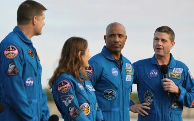 ¡Houston Mira al Cielo y al Arte! Artemis II Llega a Kennedy Hoy y el Bayou City Art Festival Abre Este Fin de Semana