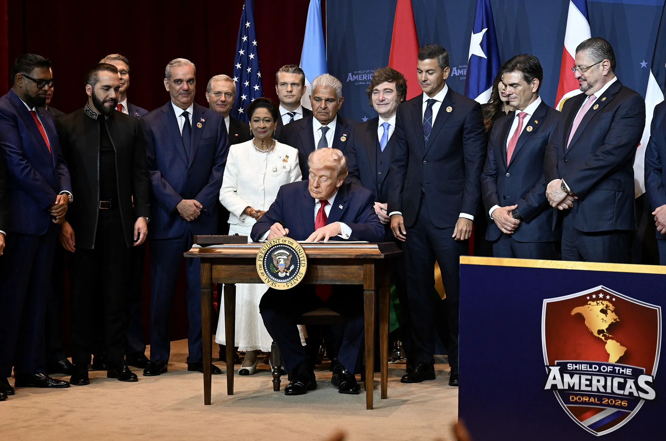 Trump firma acuerdo antidrogas con líderes latinoamericanos
