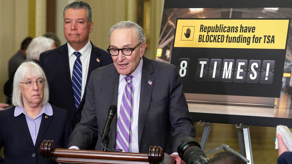 Chuck Schumer declara victoria tras acuerdo de financiamiento del DHS