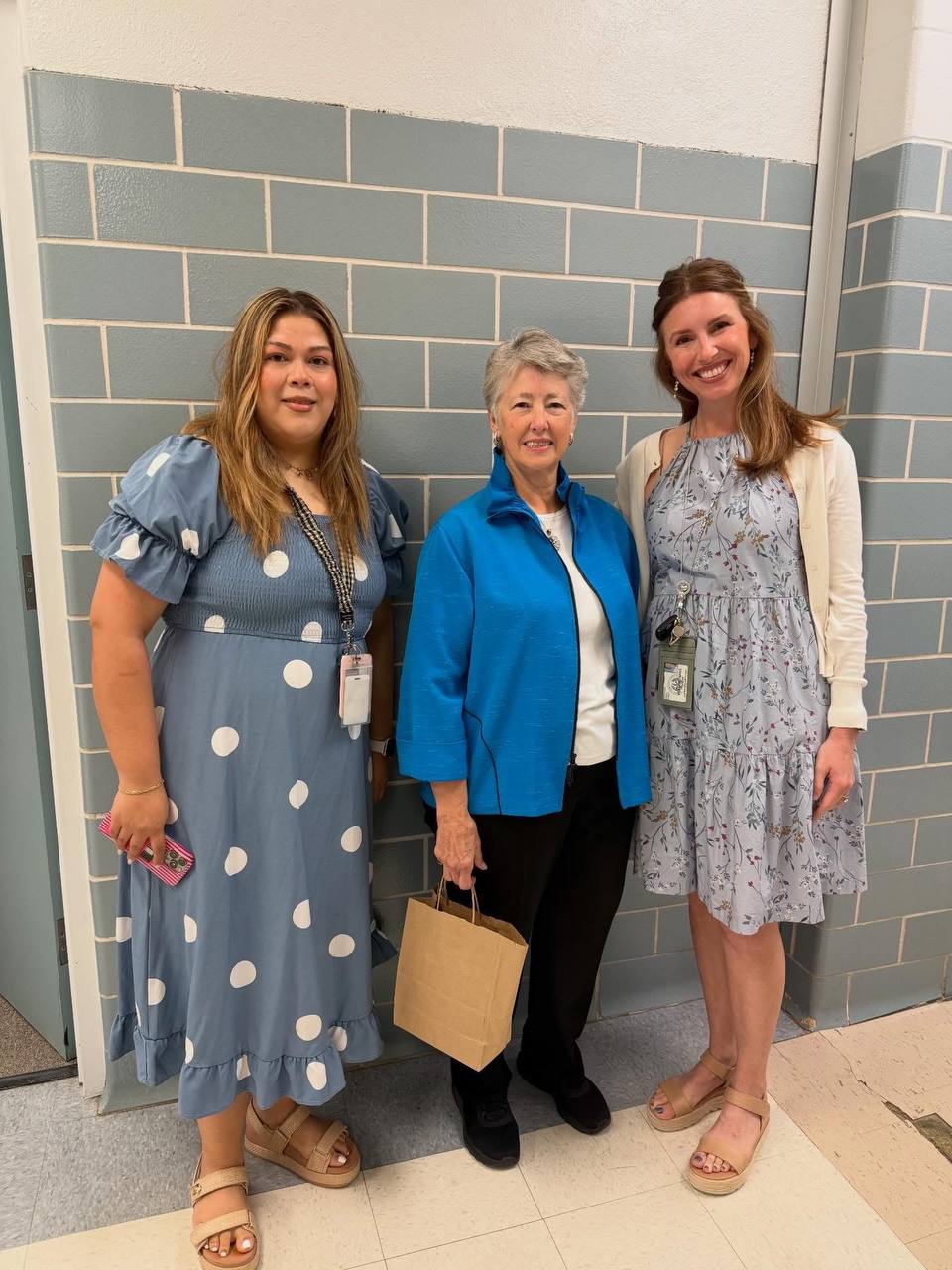 Annise Parker junto a maestras de Roberts Elementary