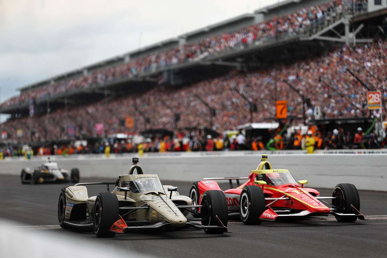 Felix Rosenqvist gana las 500 Millas de Indianápolis 2026 en el final más cerrado de la historia: venció por apenas 0.0233 segundos