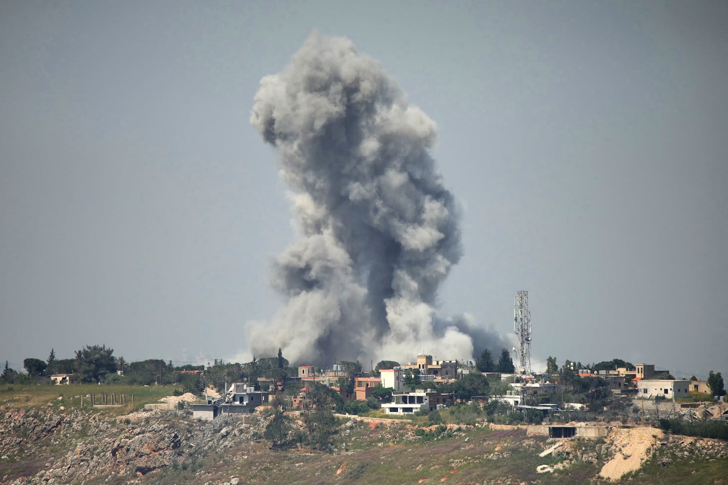 Alto el fuego Irán-EEUU y arrestos en Bahréin
