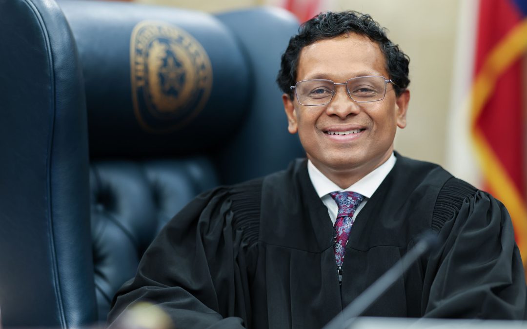 Juez Surendran K. Pattel: Un Pilar de Justicia e Integridad en el Condado de Fort Bend