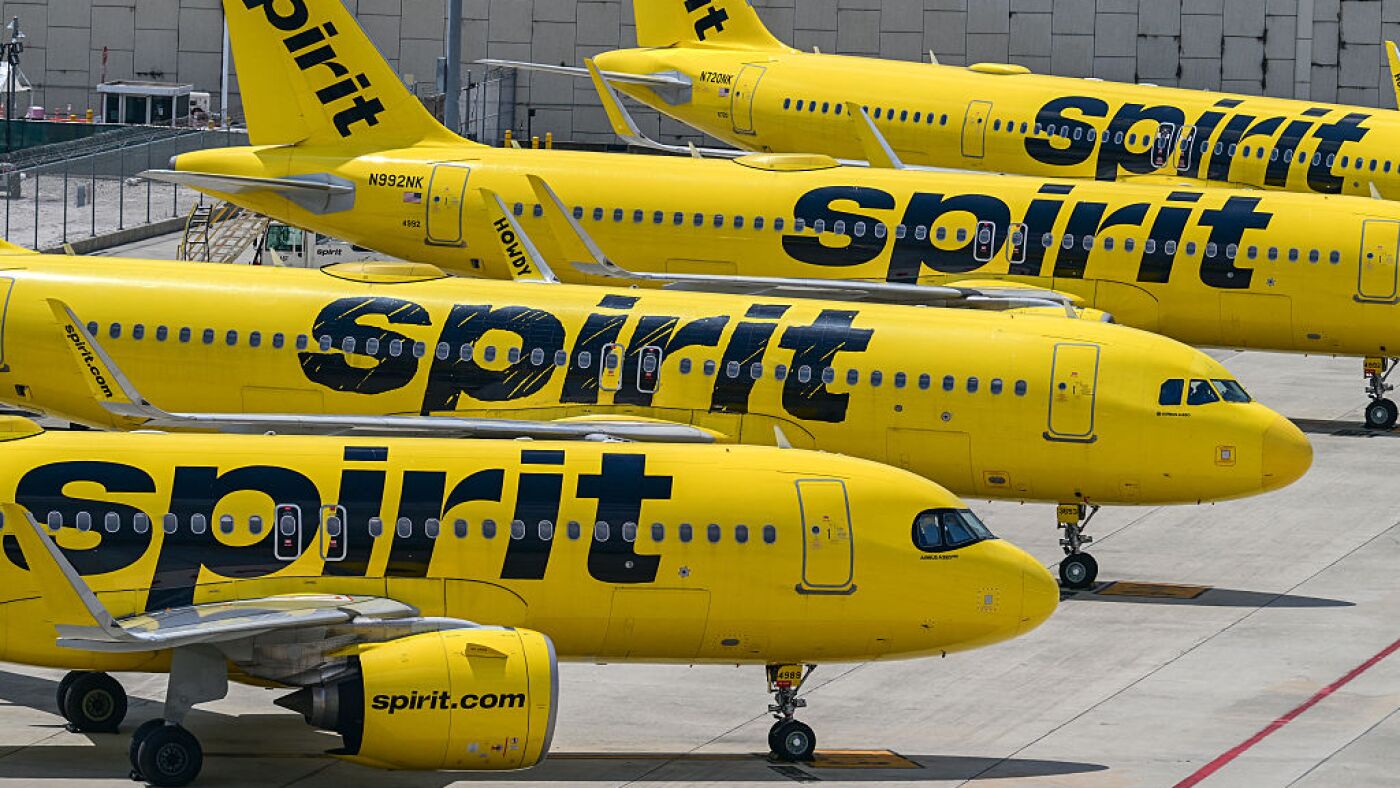 Aviones de Spirit Airlines en tierra tras el cierre de la aerolinea