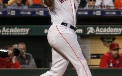 Yordan Álvarez Alcanza 20 Jonrones y Lidera la Liga Americana: Astros Vencen a Rangers de Texas 4-3